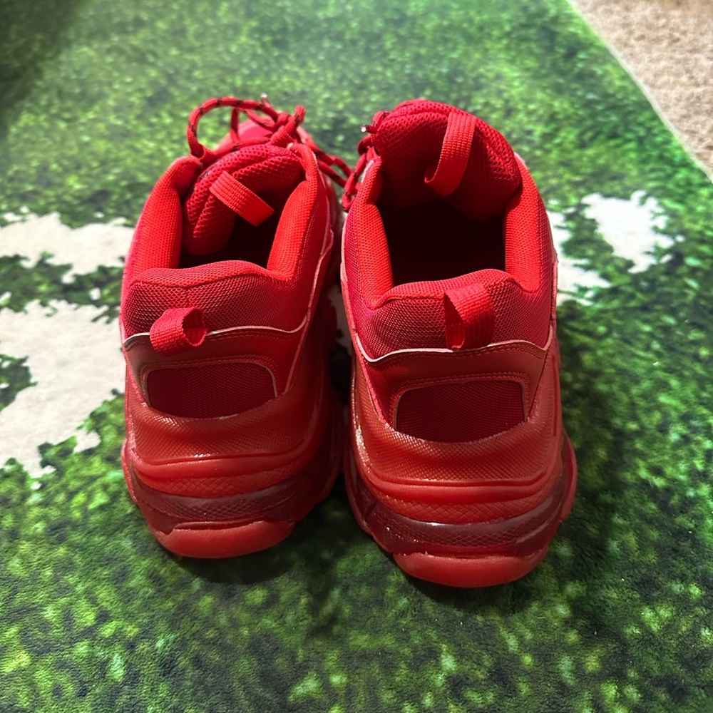 Red Balenciaga Triple S - Picture 2 of 6